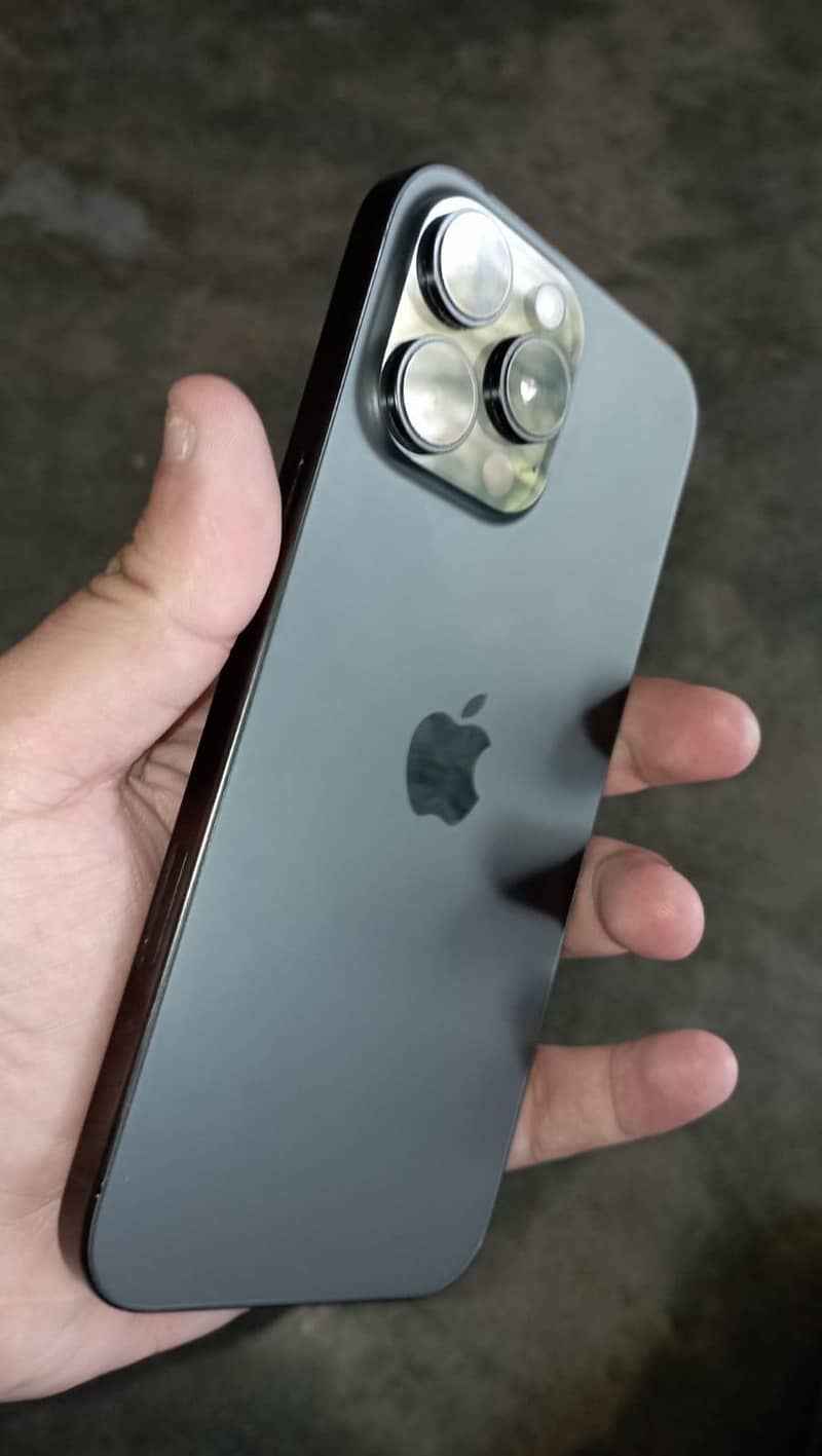Apple iPhone 16 Pro Max 0