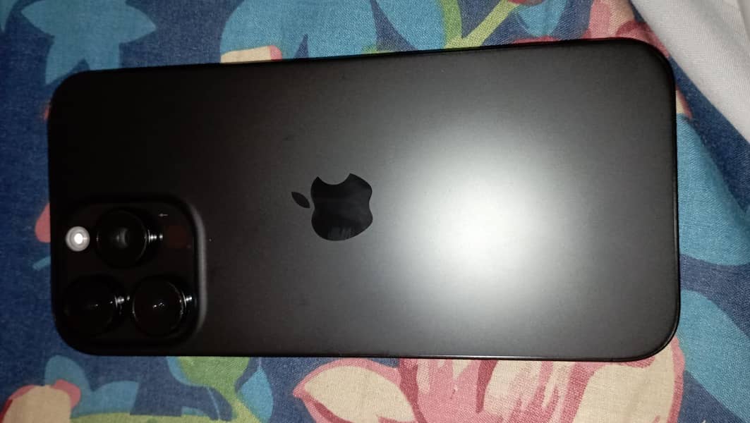 Apple iPhone 16 Pro Max 5