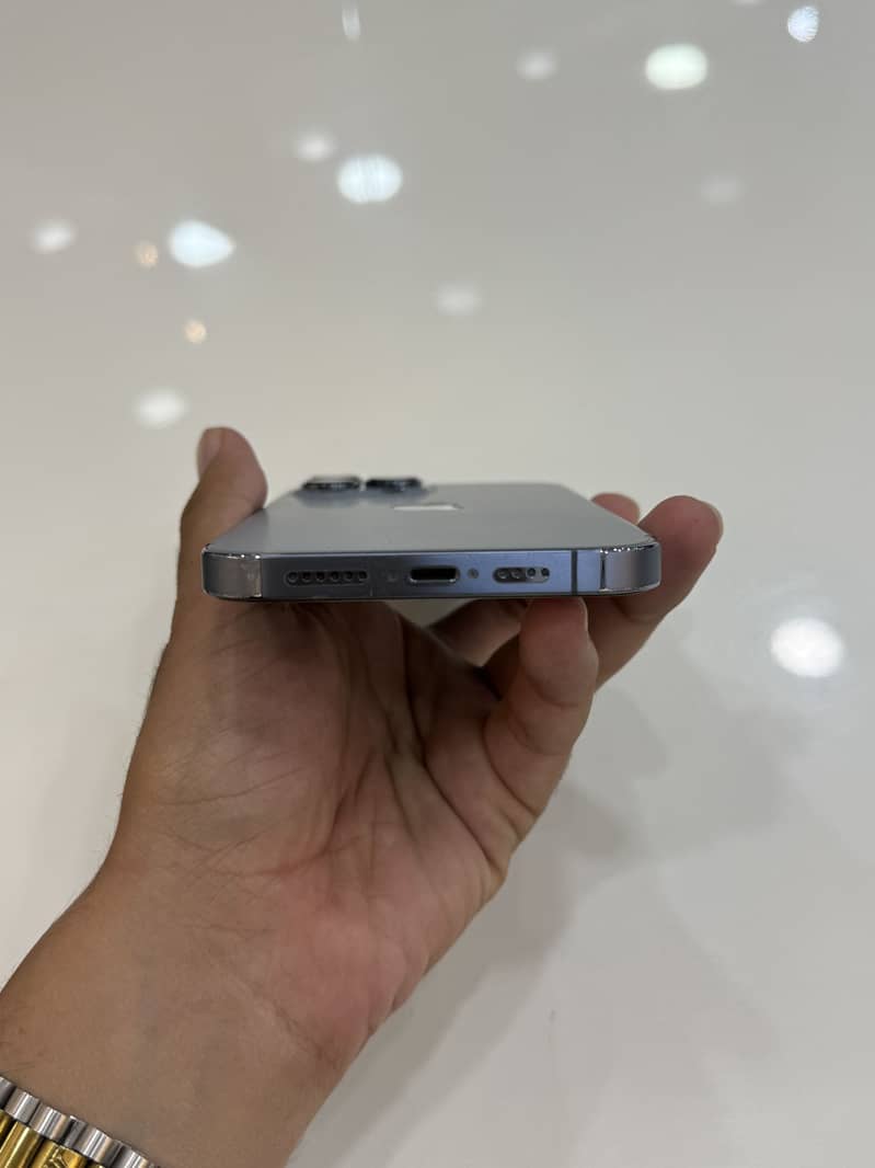 iPhone 13 Pro Max 4