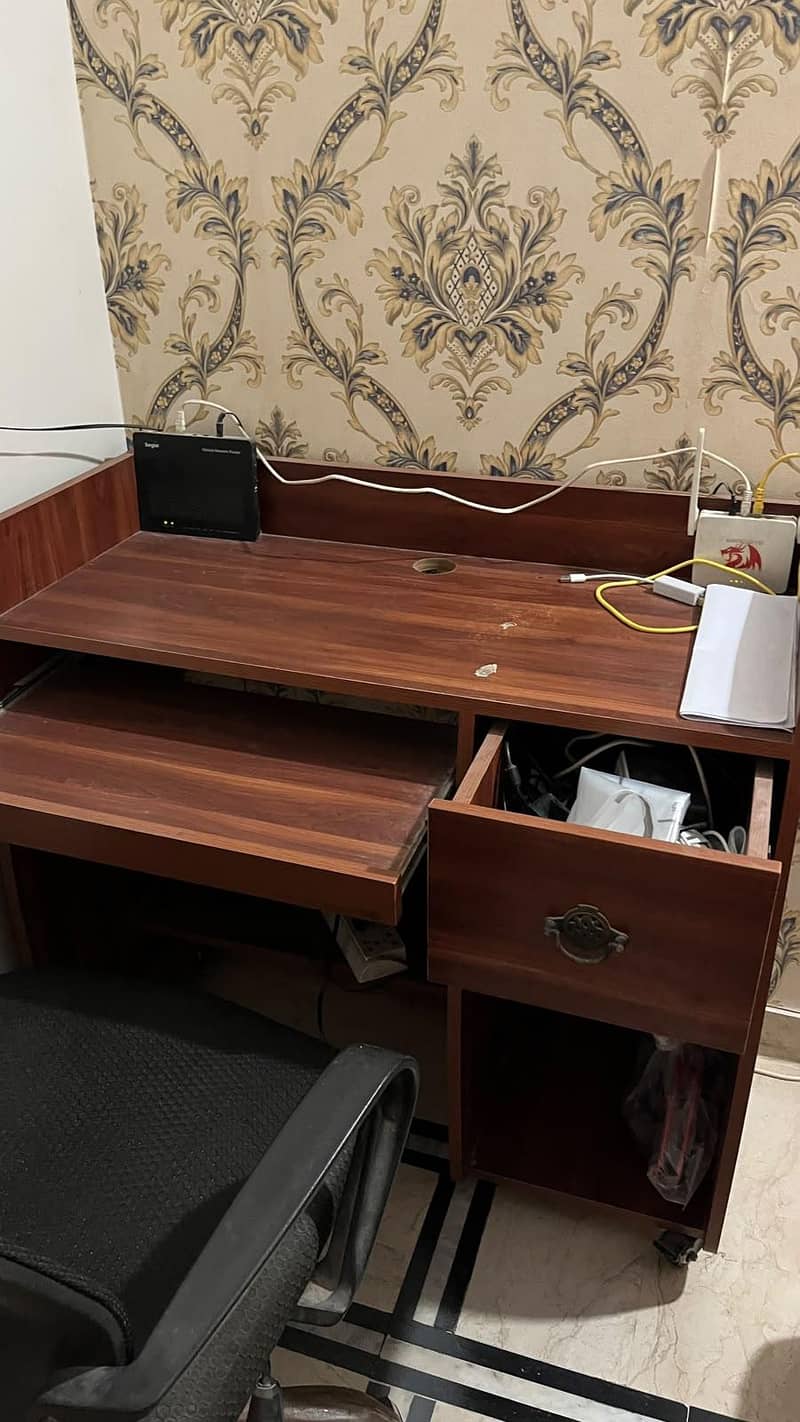 Computer Table 1