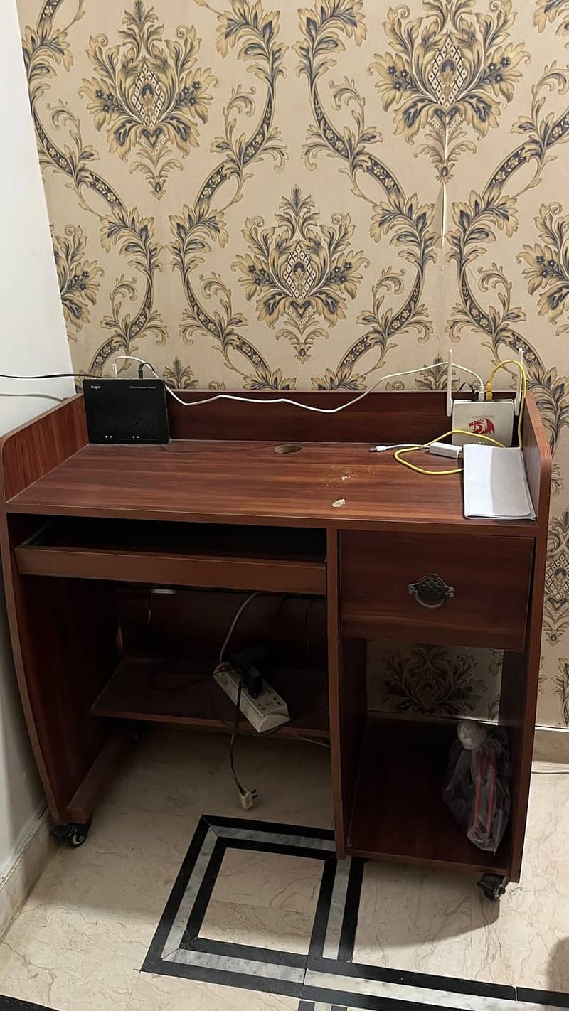 Computer Table 3