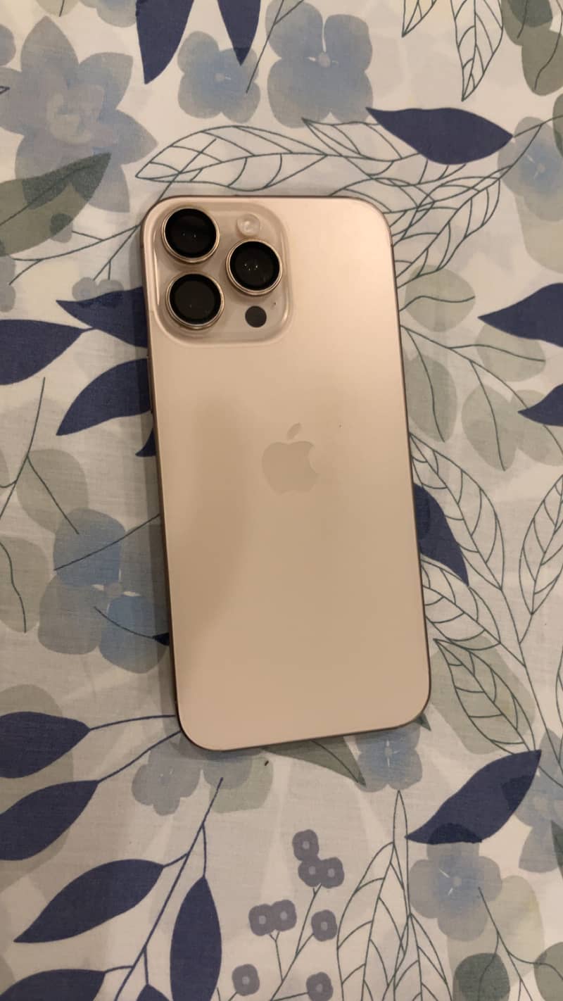 Apple iPhone 16 Pro Max 1