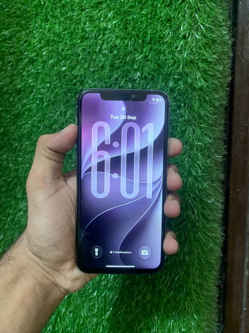 Apple iPhone 11 Pro 1