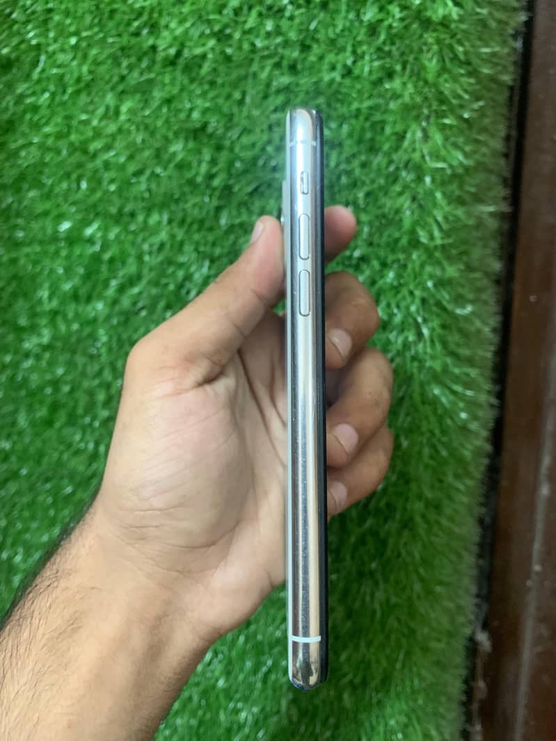Apple iPhone 11 Pro 3