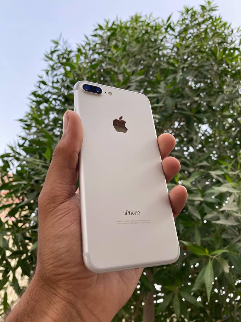 Apple iPhone 7 Plus 0