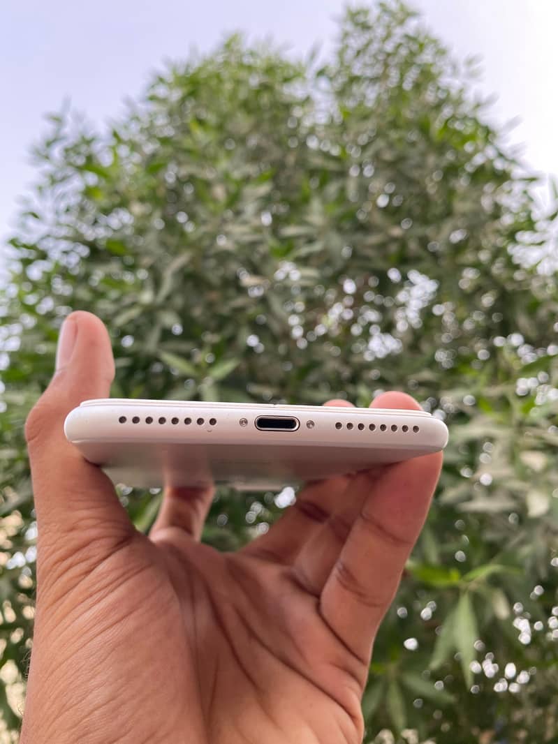 Apple iPhone 7 Plus 2