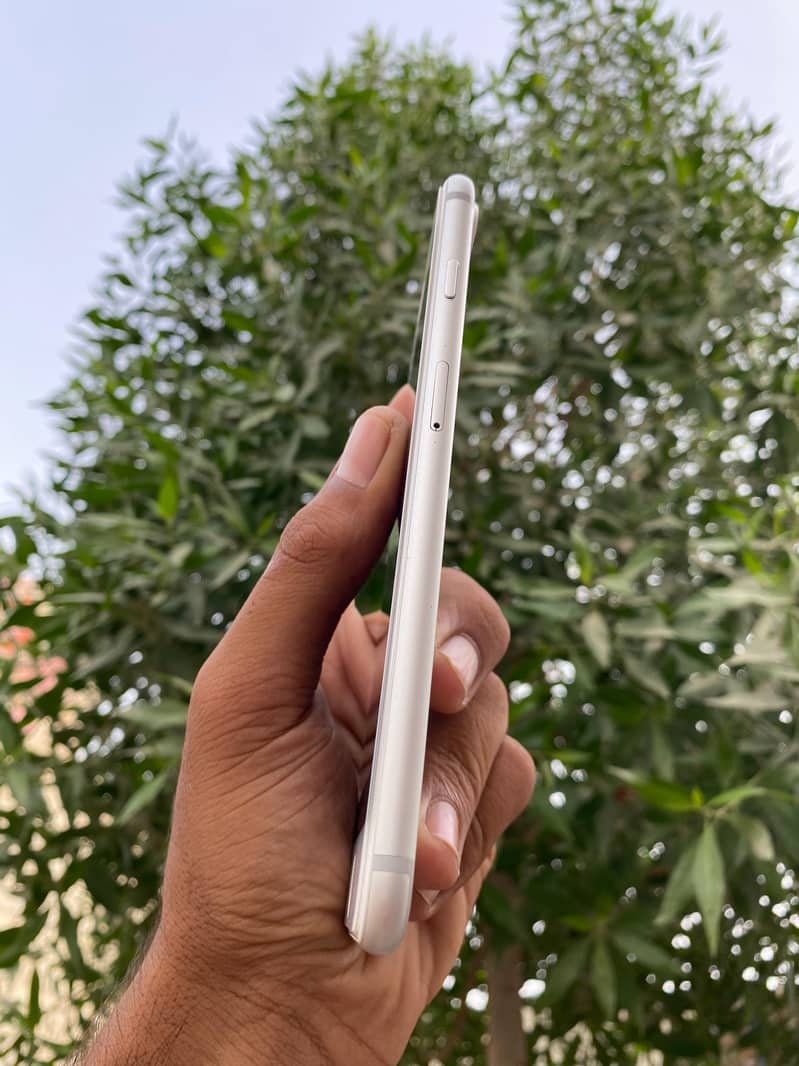 Apple iPhone 7 Plus 3