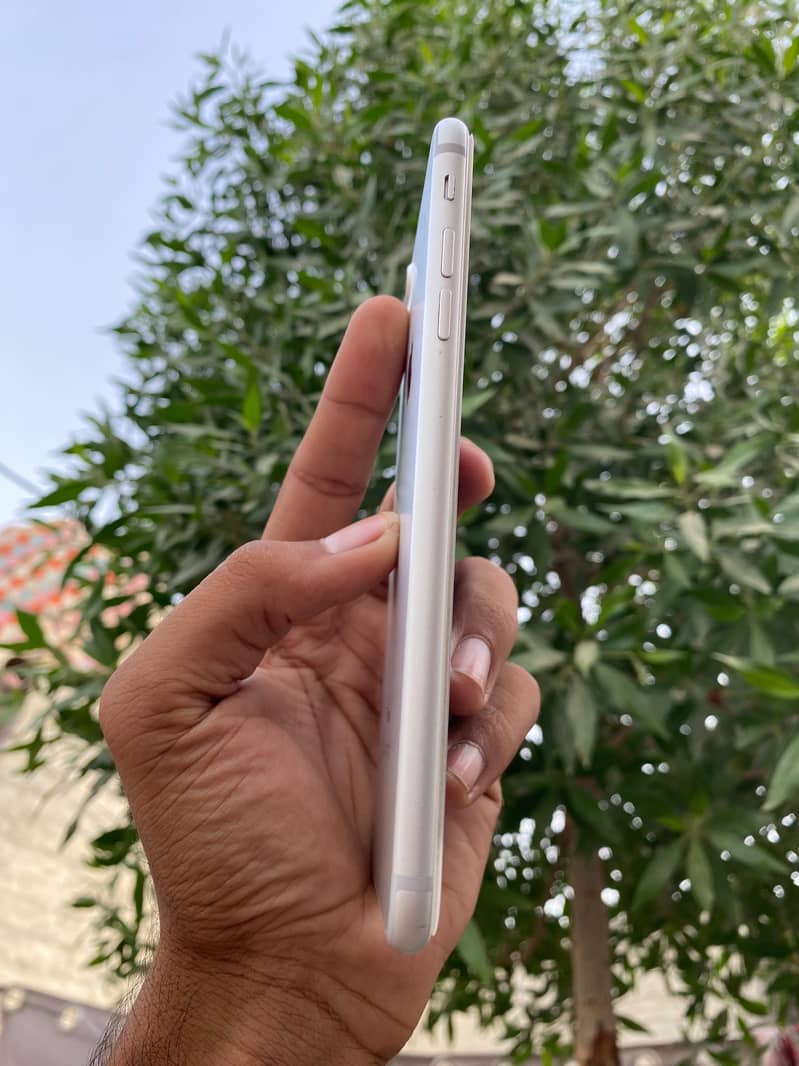 Apple iPhone 7 Plus 4
