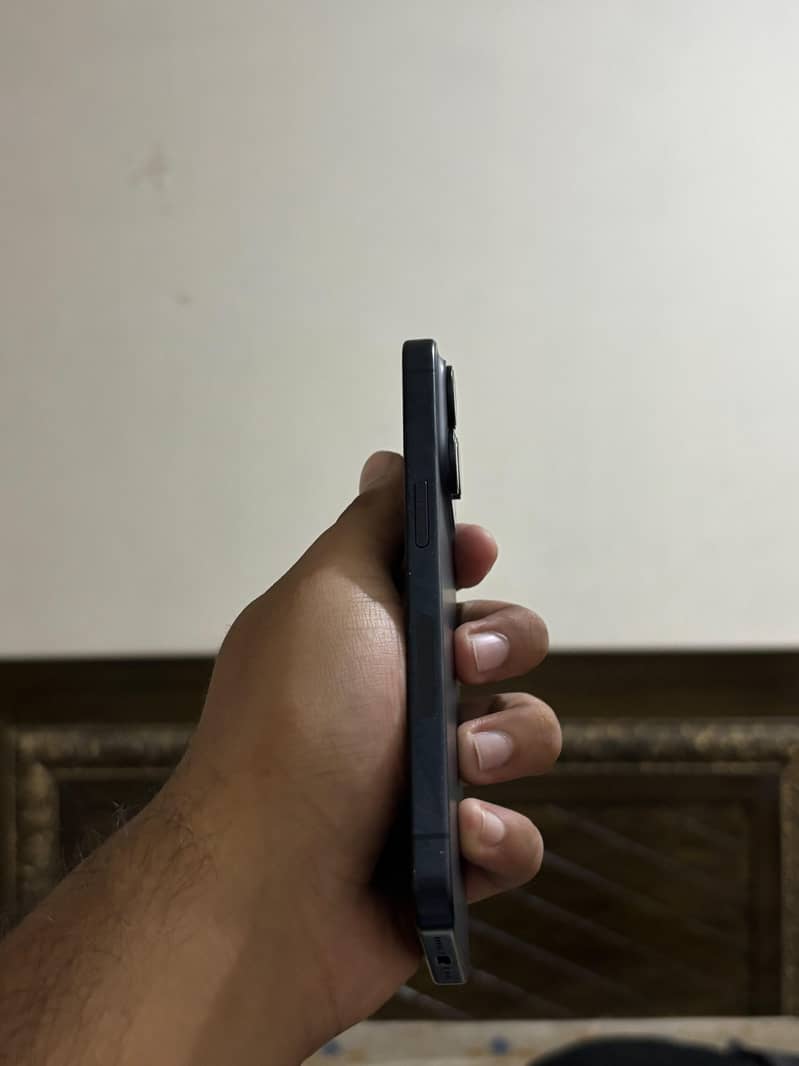 Apple iPhone 15 Pro 1