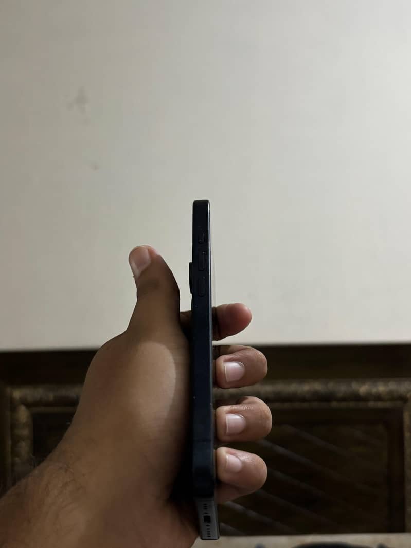 Apple iPhone 15 Pro 2