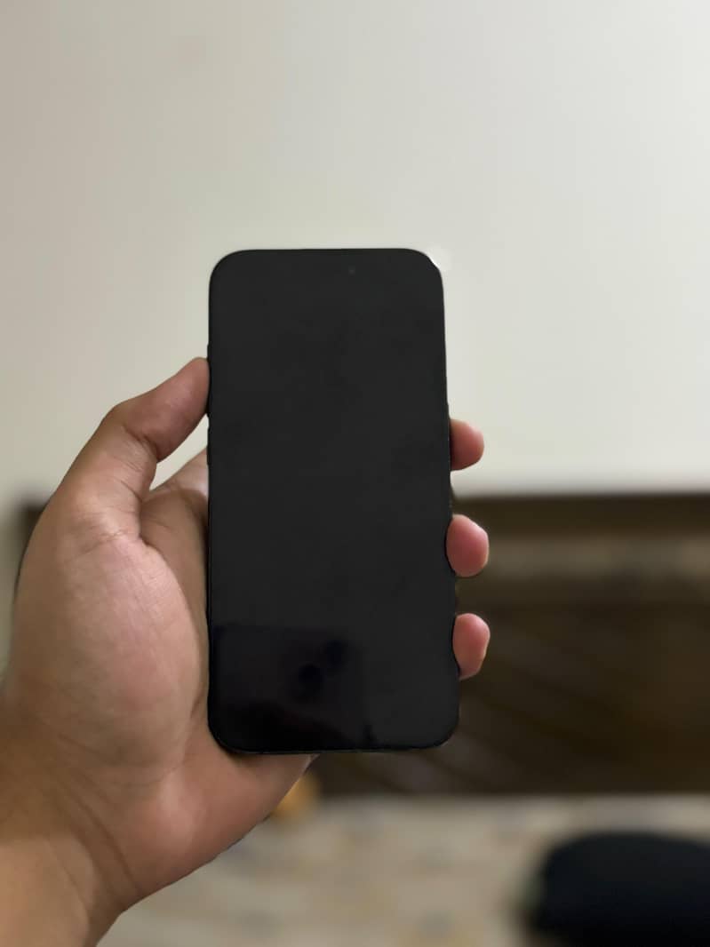 Apple iPhone 15 Pro 4