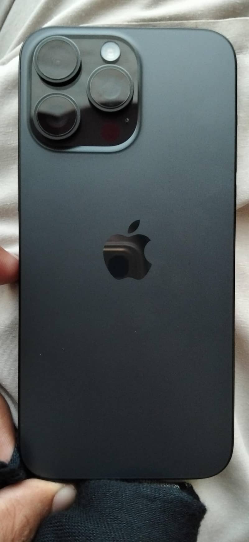 Apple iPhone 15 Pro Max 1