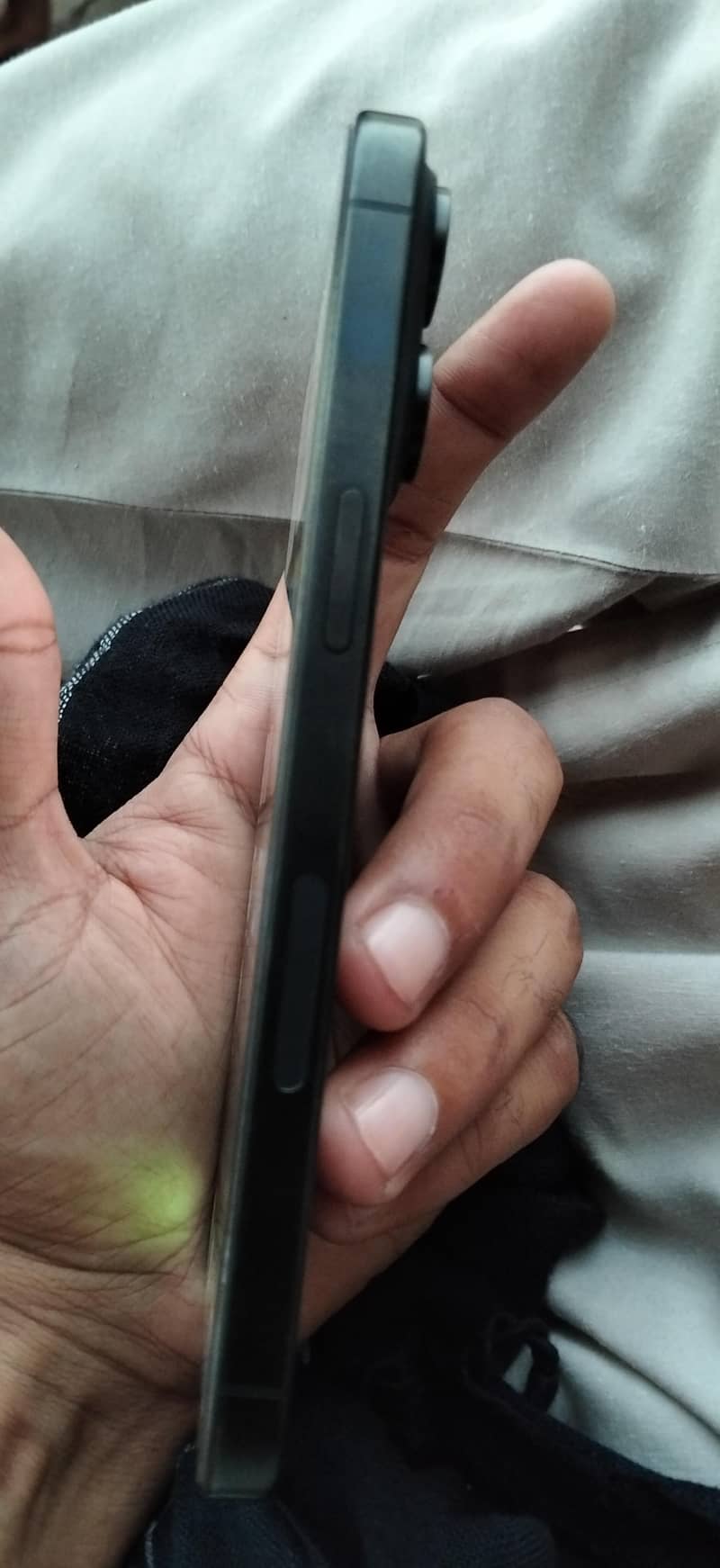 Apple iPhone 15 Pro Max 3