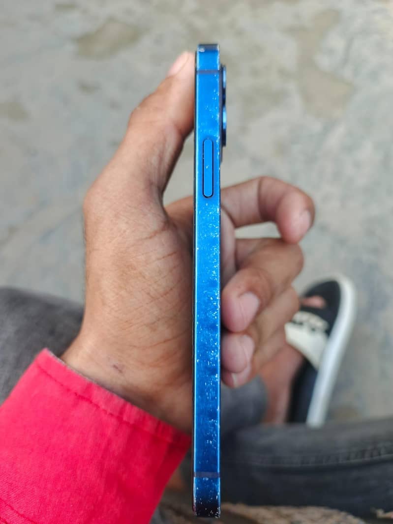 Apple iPhone 12 2