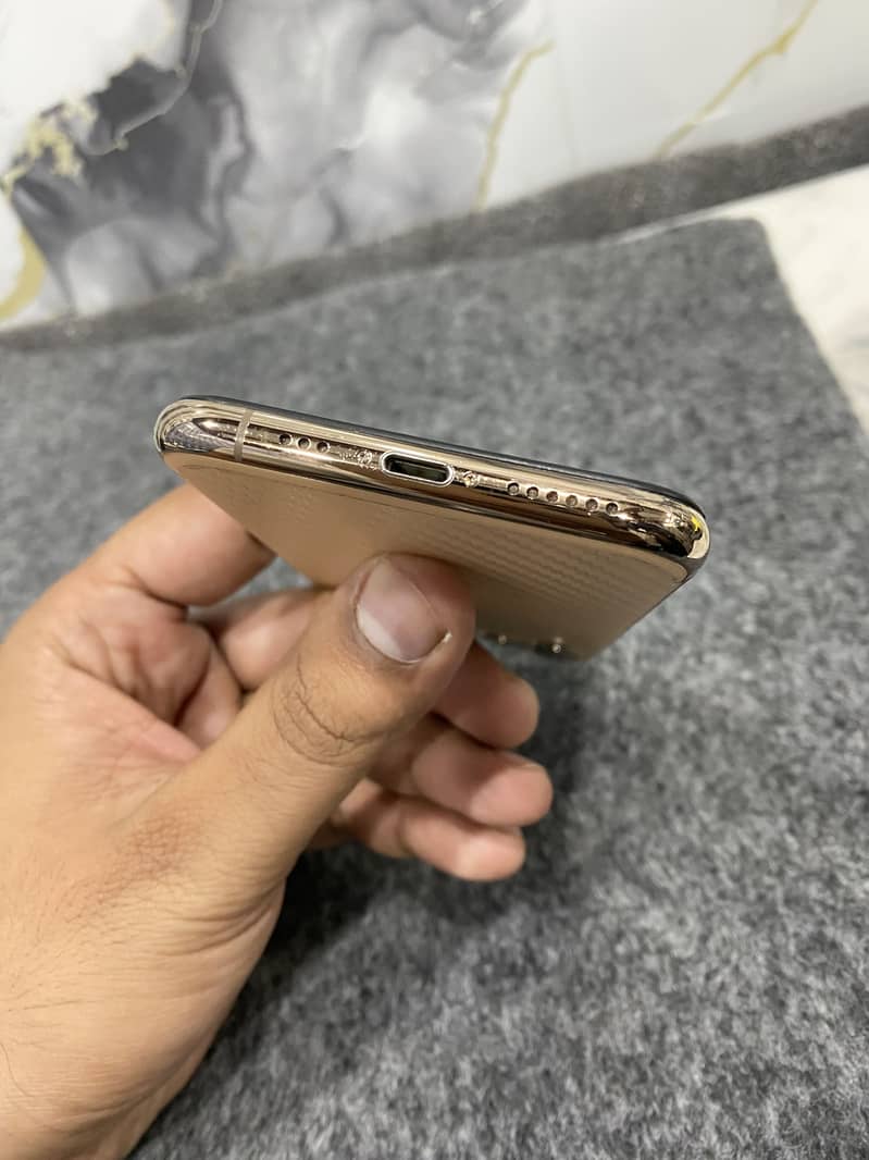 Apple iPhone 11 Pro 6