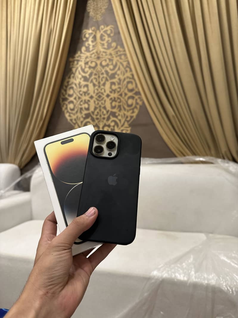 Apple iPhone 14 Pro Max 0