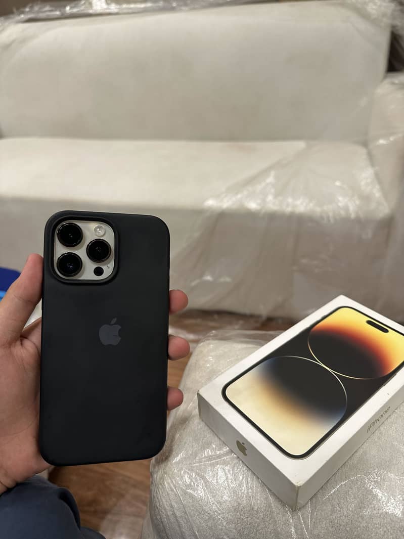 Apple iPhone 14 Pro Max 1