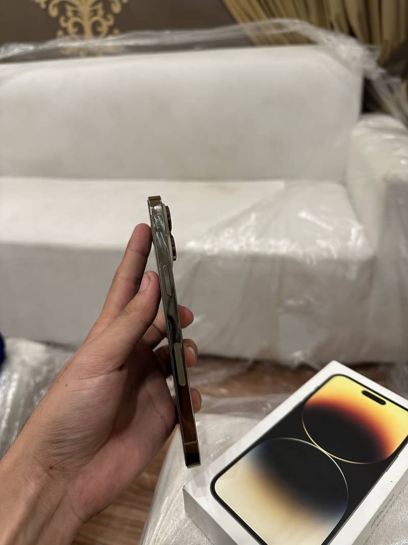 Apple iPhone 14 Pro Max 2