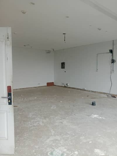 4 Marla Commercial Floor For Rent