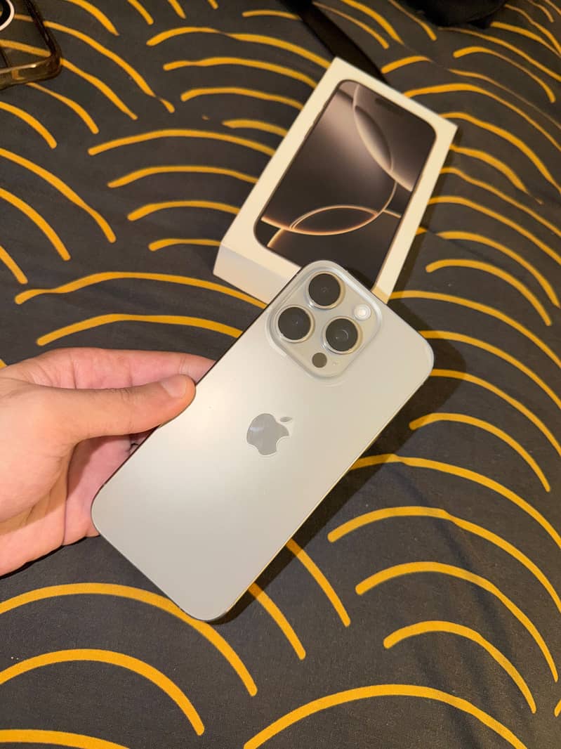 Apple iPhone 16 Pro 3