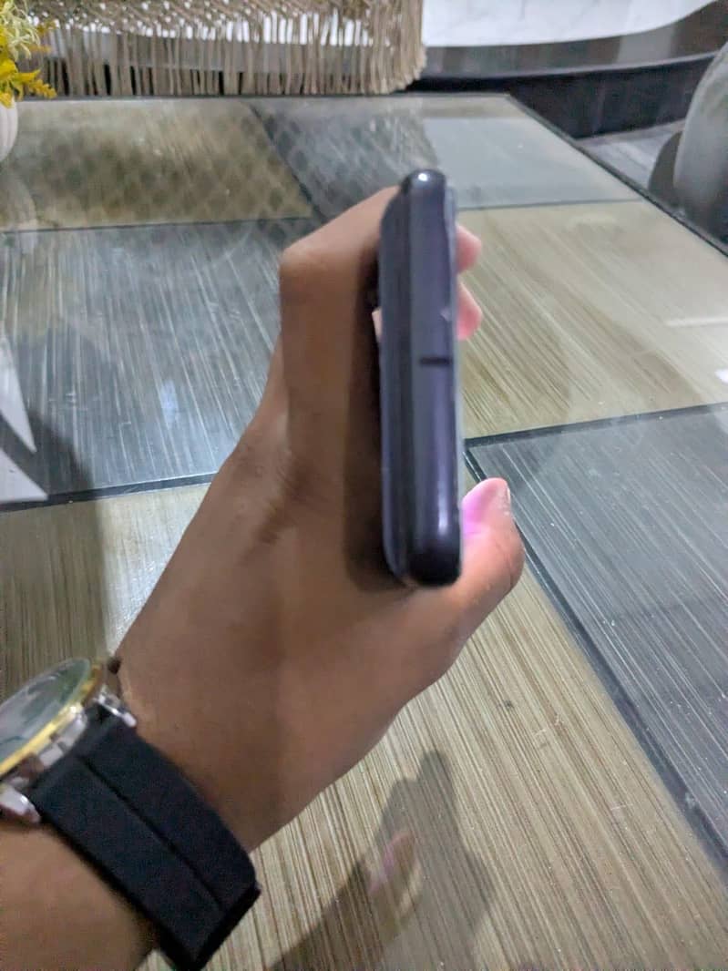 Google Pixel 8a 4