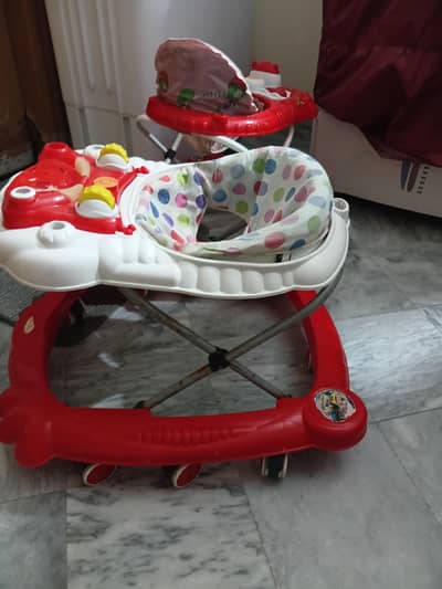 baby walker like new 1 prcnt used