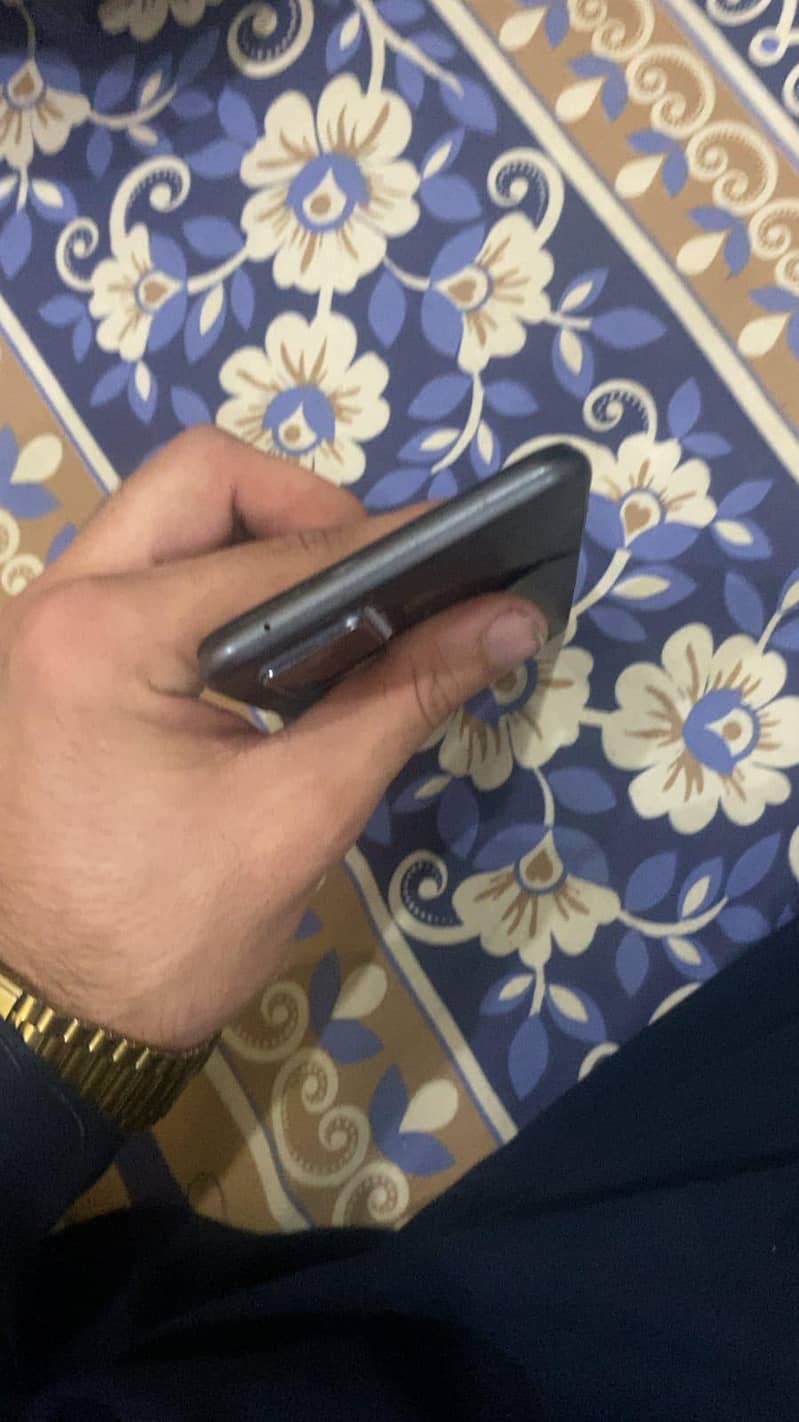 Vivo V21e 4