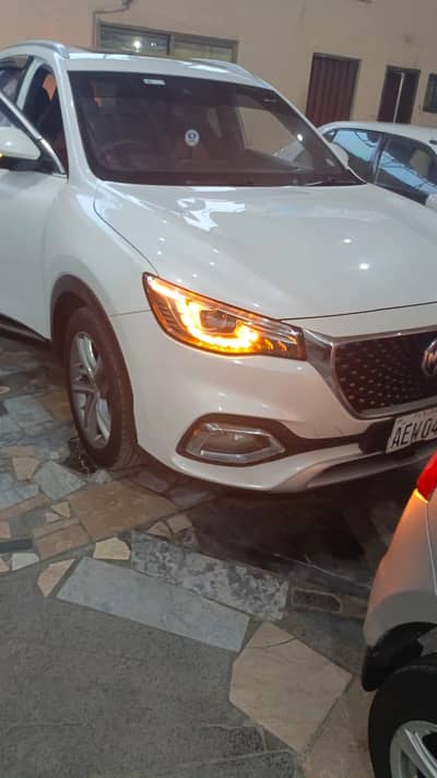 MG HS 2021