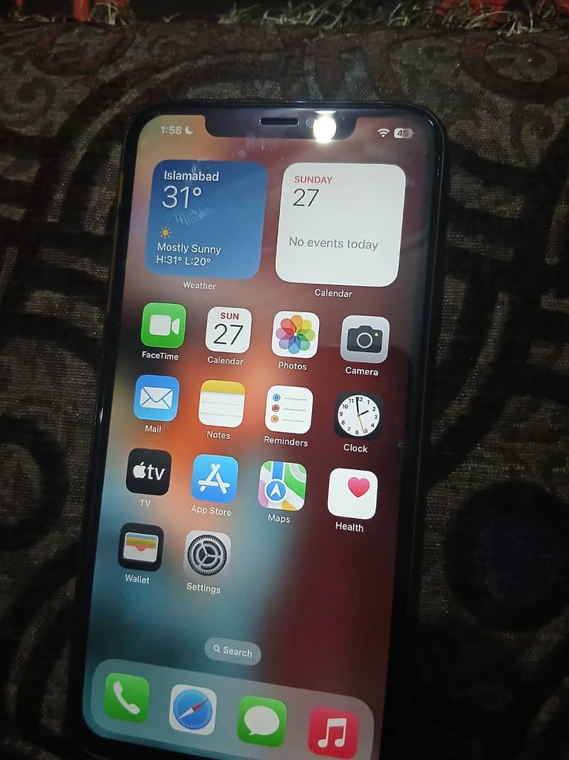 Apple iPhone XS Max 0
