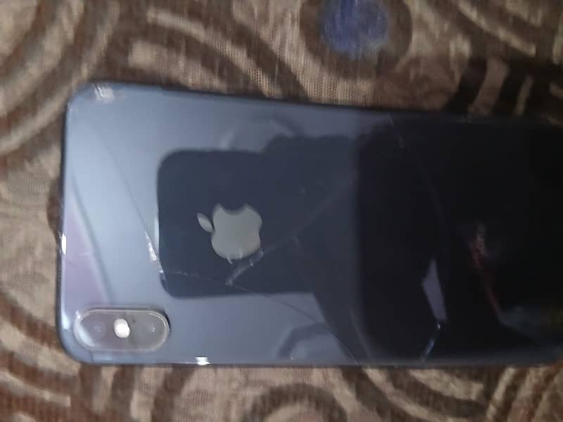 Apple iPhone XS Max 1