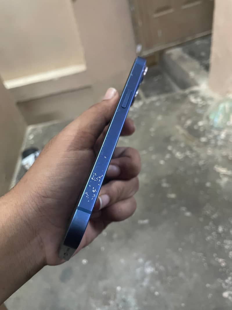 Apple iPhone 13 7