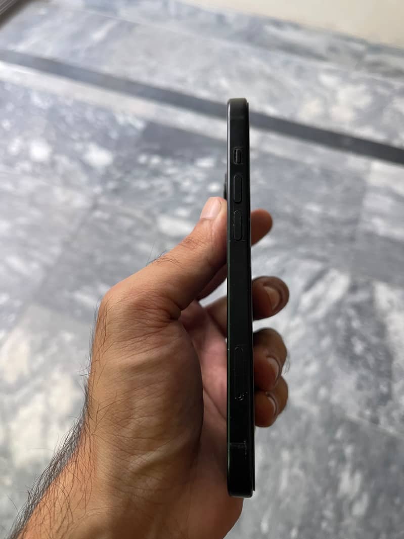 Apple iPhone 15 5