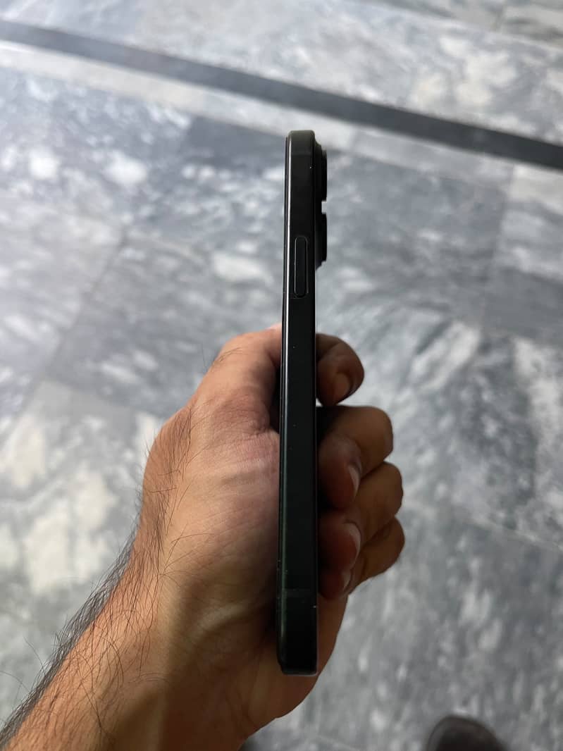 Apple iPhone 15 7