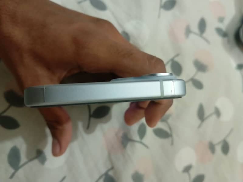 Apple iPhone 15 6