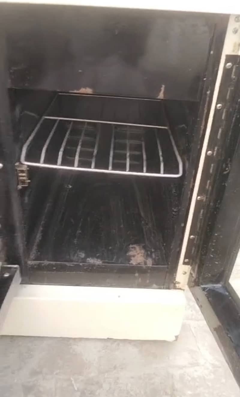 Cooking Range (Singer) 1