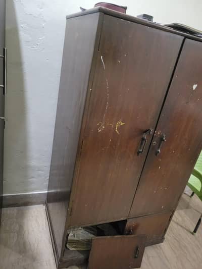 lakri Cobat bohat achi hai repair honay wali wardrobes 2 door