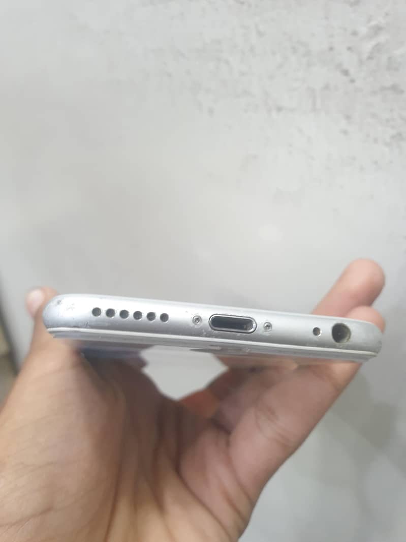 Apple iPhone 6S 3