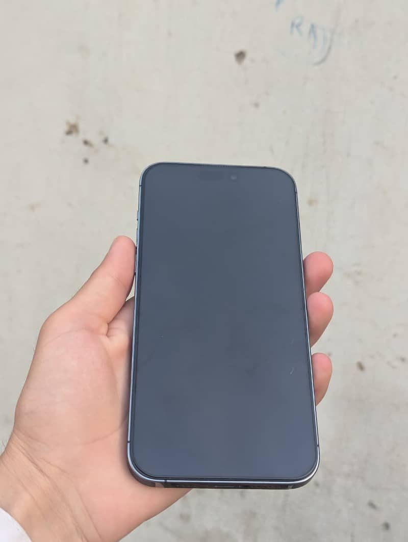 Apple iPhone 14 Pro Max 1
