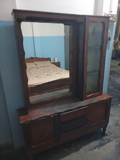Wooden Dressing Table with Large Mirror – Used