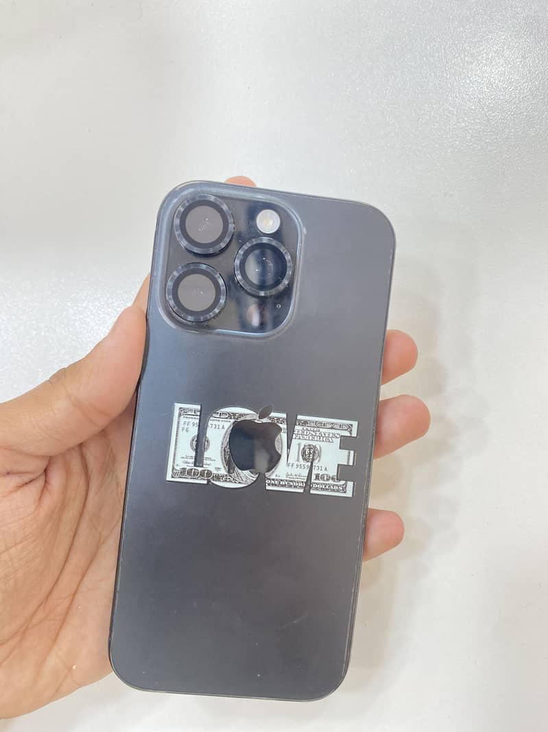 Apple iPhone 16 Pro 2