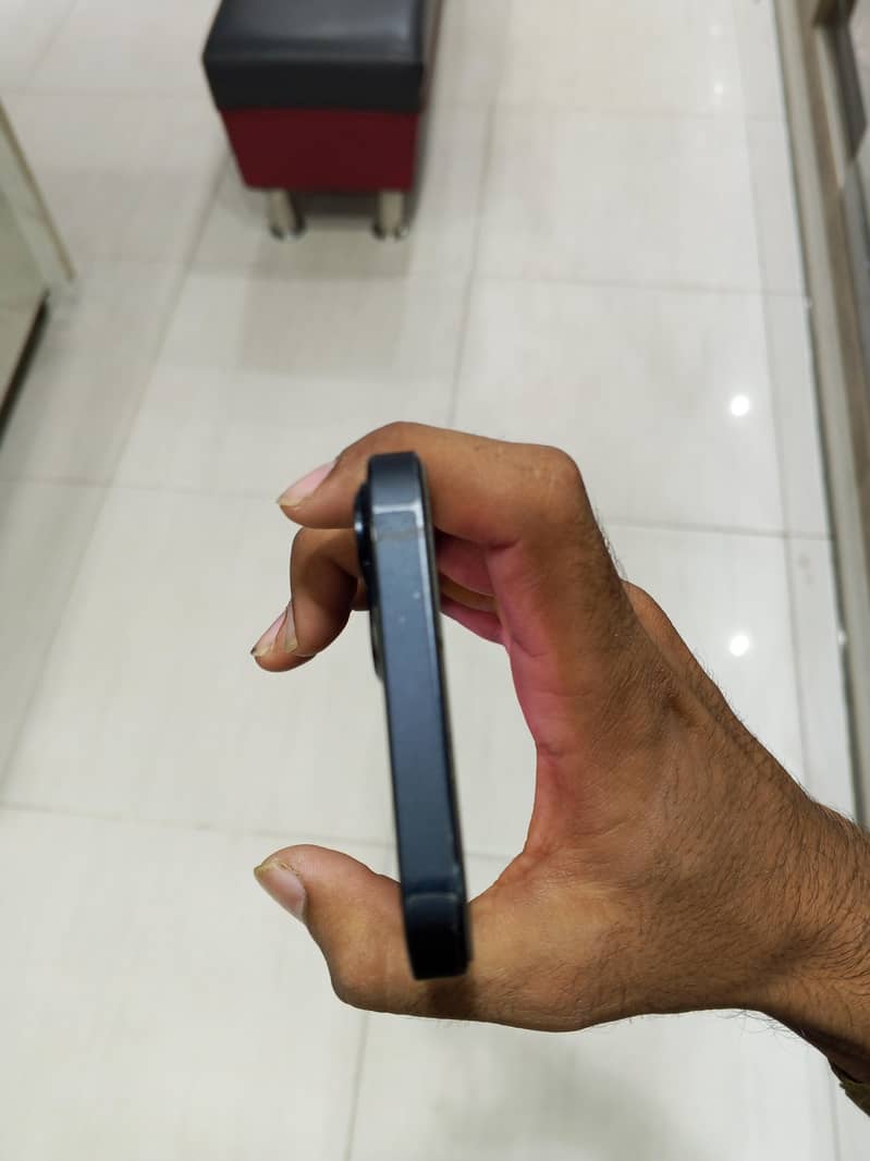Apple iPhone 13 1