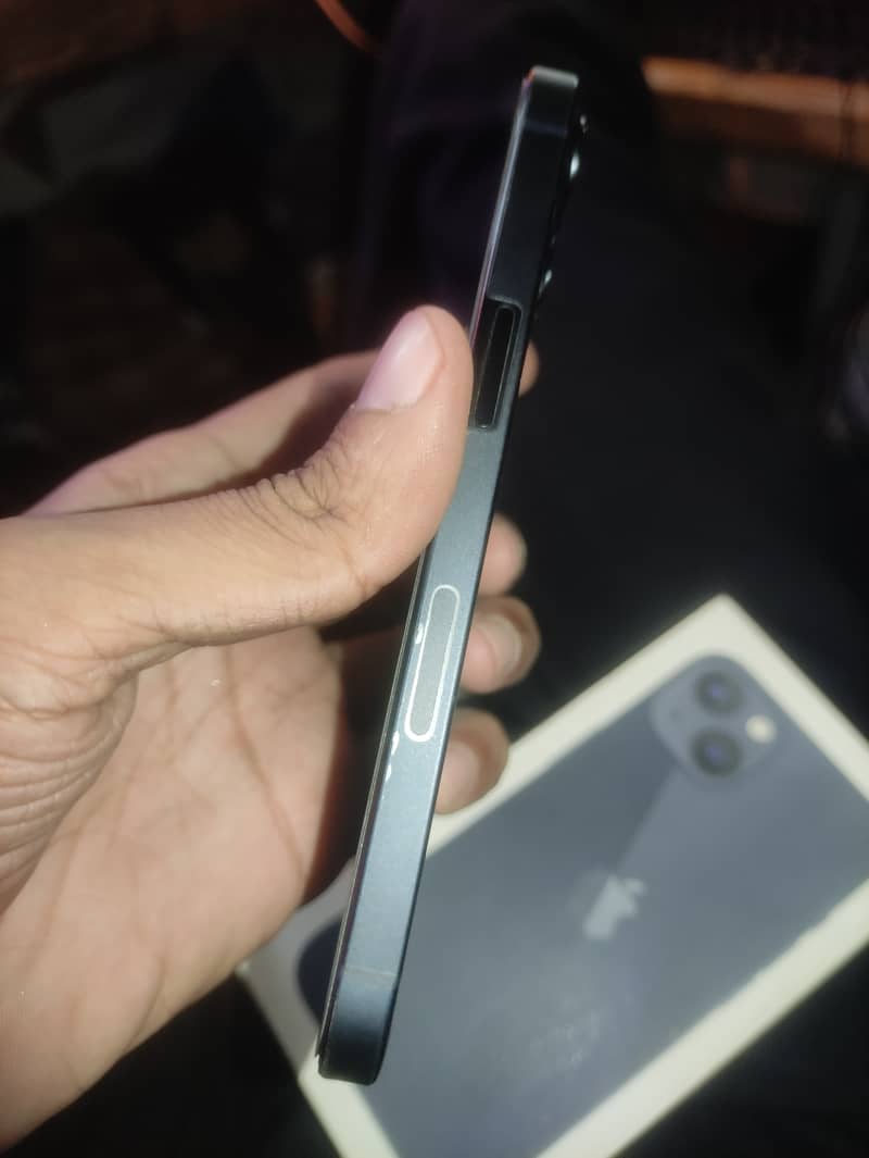 Apple iPhone 13 3