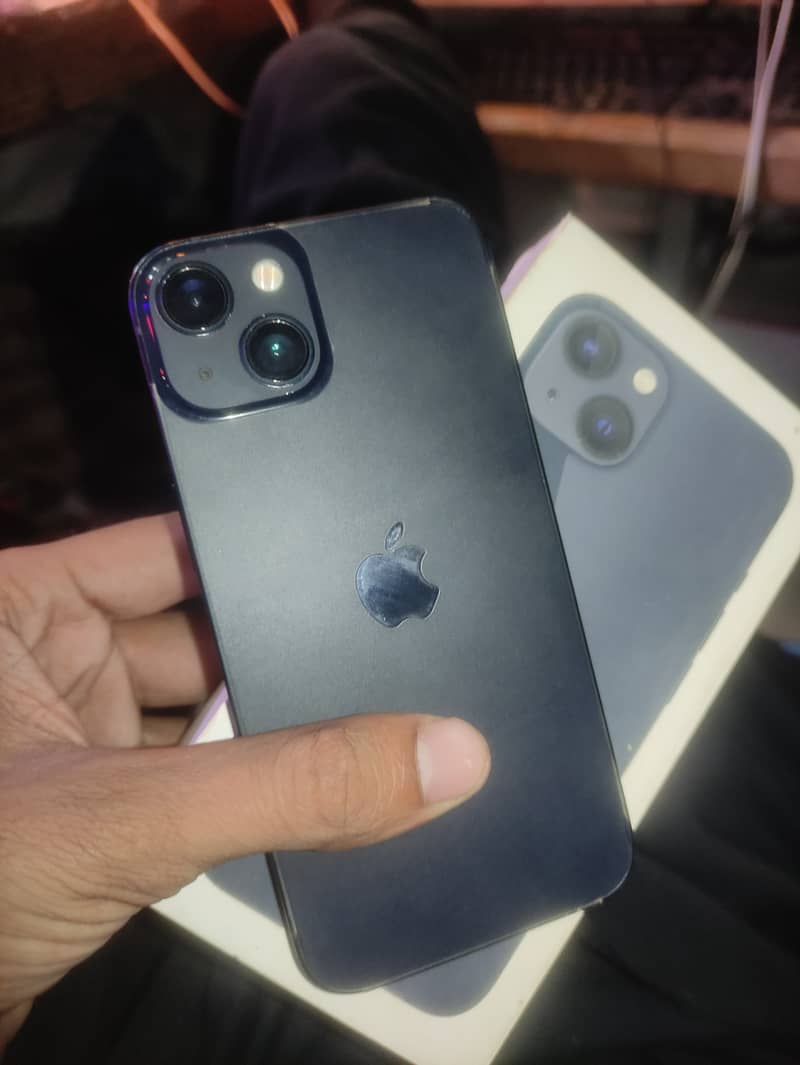 Apple iPhone 13 5
