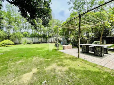 Close To Park Exclusive Deal