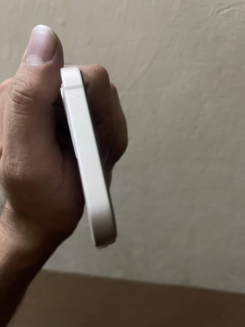 Apple iPhone 12 1