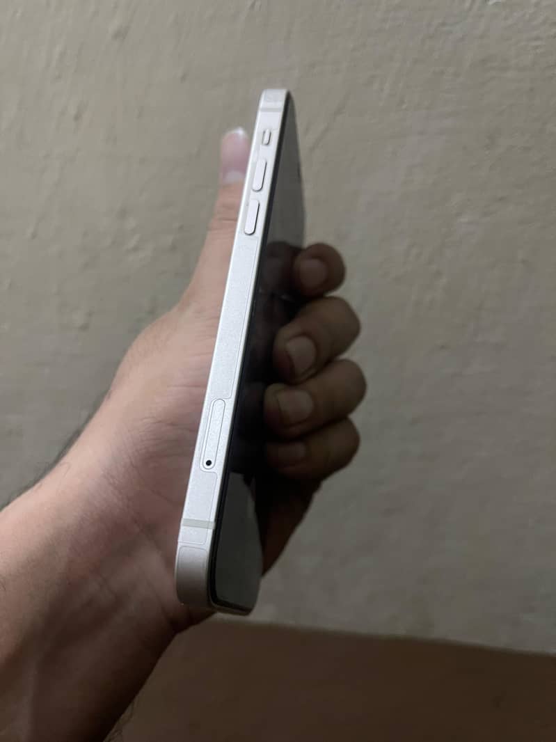 Apple iPhone 12 2