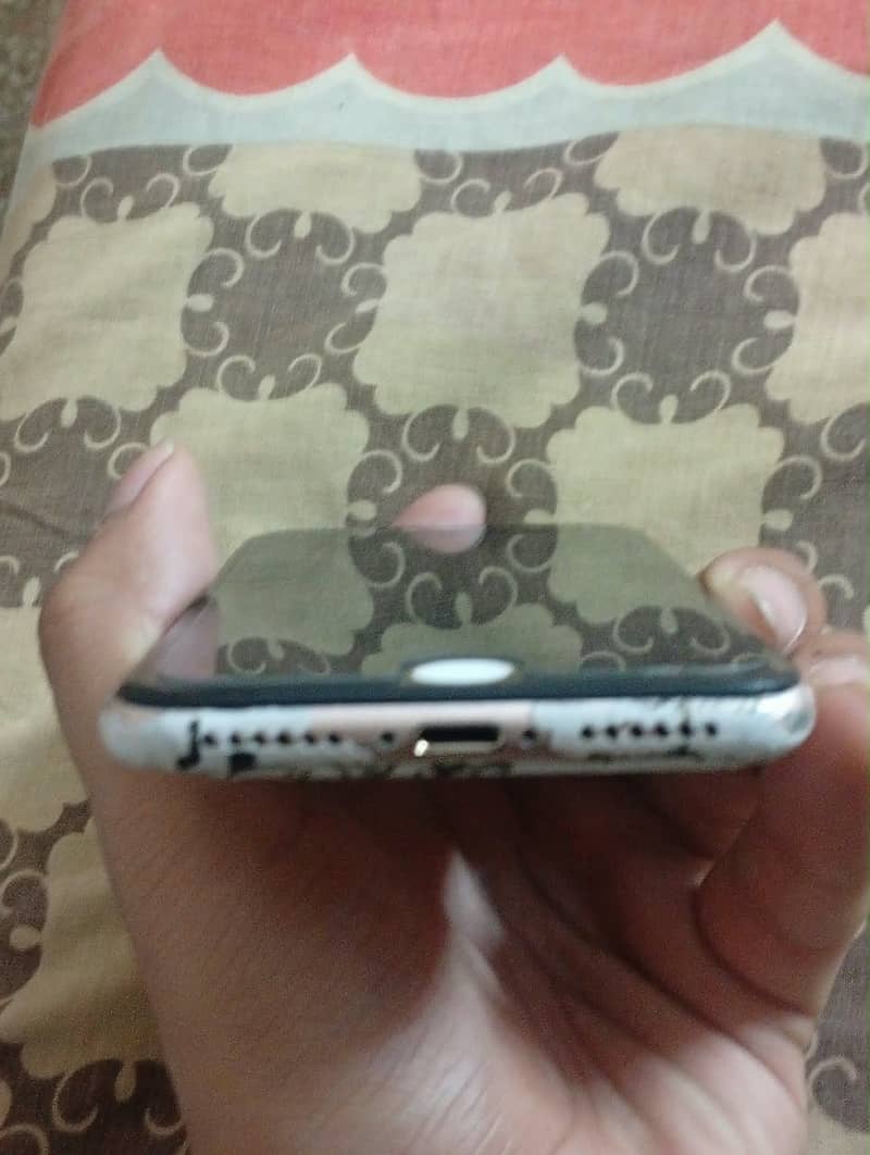 Apple iPhone 8 1