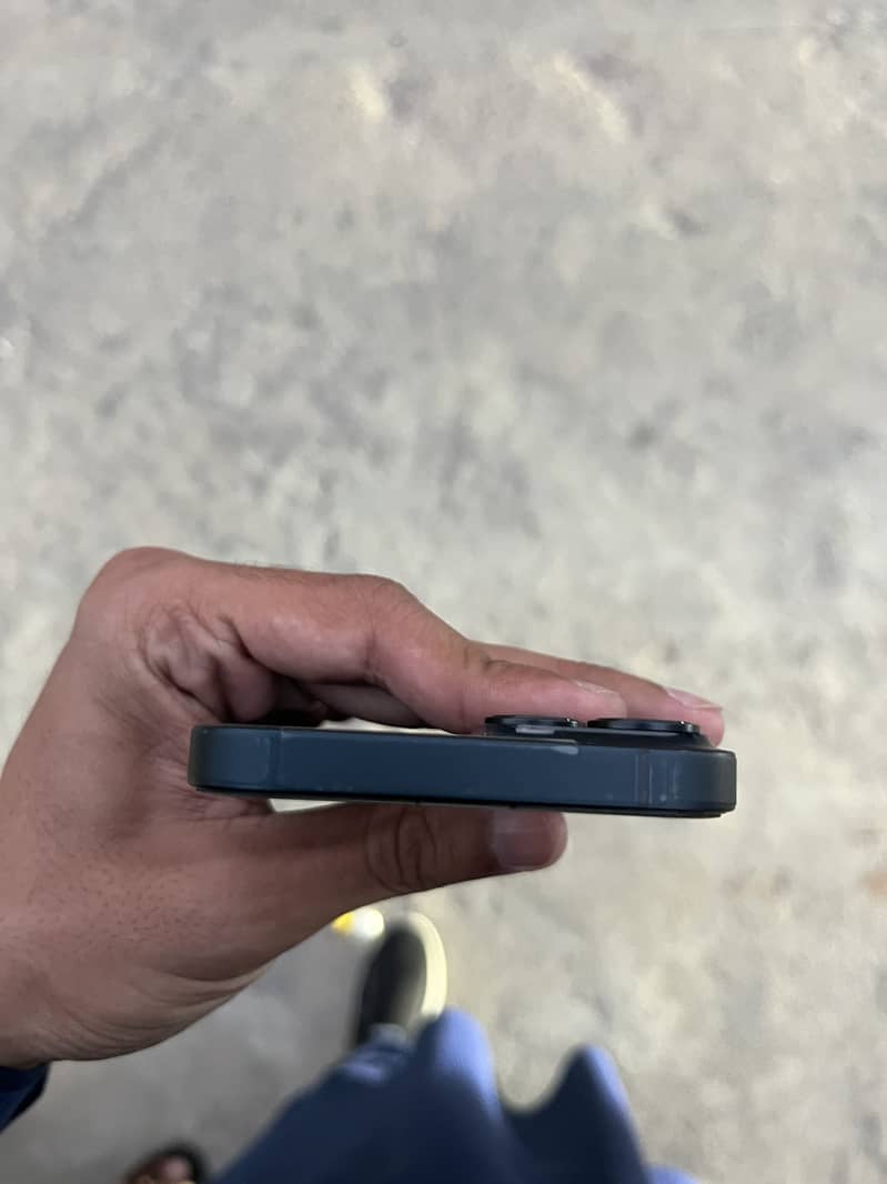 Apple iPhone 14 3