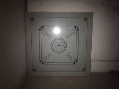 Carrom board