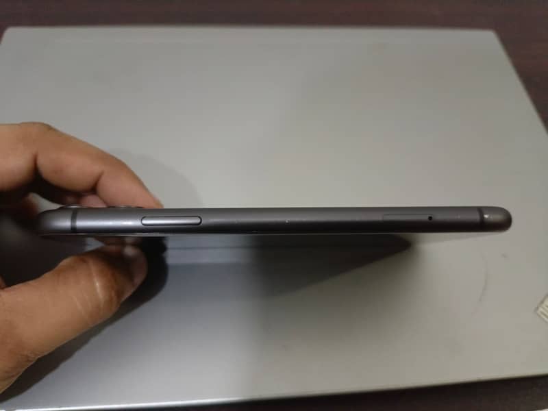 Apple iPhone 11 0